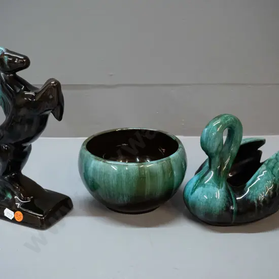 3 Blue Mountain Pottery items - round bowl D-155, swan bowl, horse figure H-240