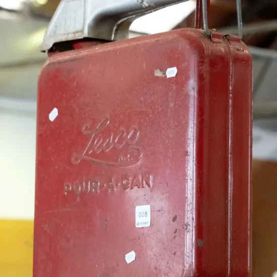 Lesco Pour-a-can
