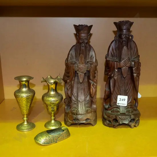 2x carved Asian figurines, brass vases, shoe ashtray Figurine H-260