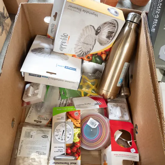 box of as-new kitchen allsorts - vege steamers, thermoses, meat thermometers, etc.