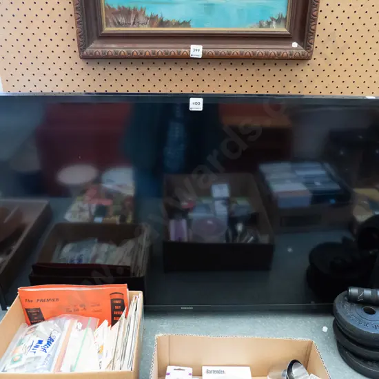 Samsung 43" Smart  TV with remote