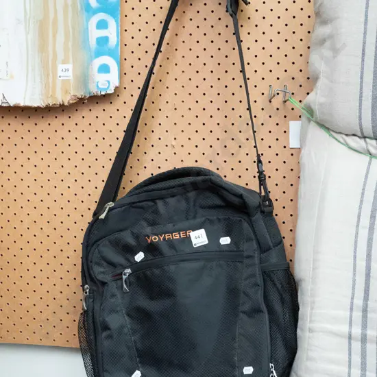 black shoulder bag