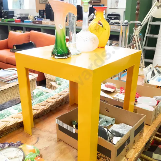 retro yellow plastic end table H-410 W-410 D-410