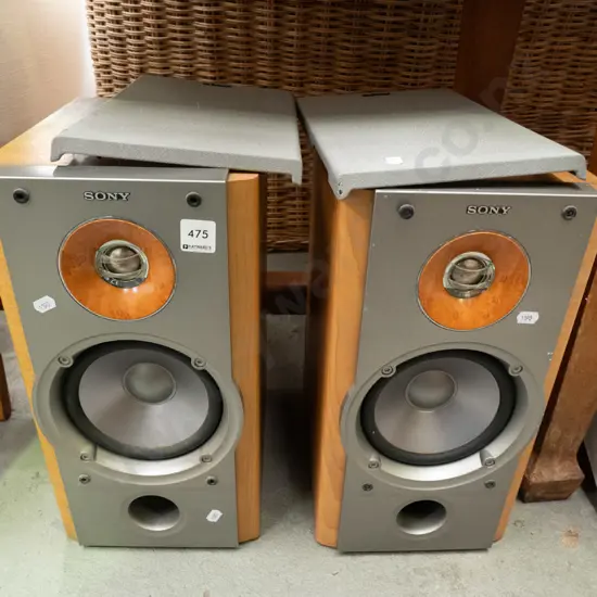 2 Sony speakers
