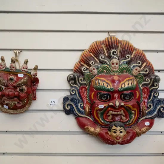 2x souvenir masks