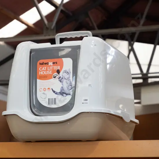 platic cat litter house