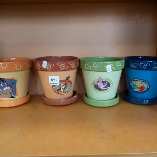 4x Winnie the Pooh planters with trays
