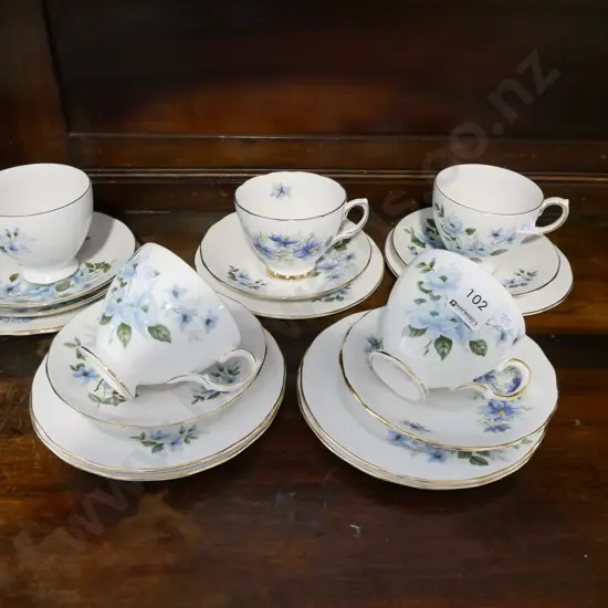5x Colclough blue floral trios