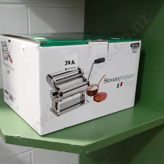 Stevens boxed as-new pasta maker