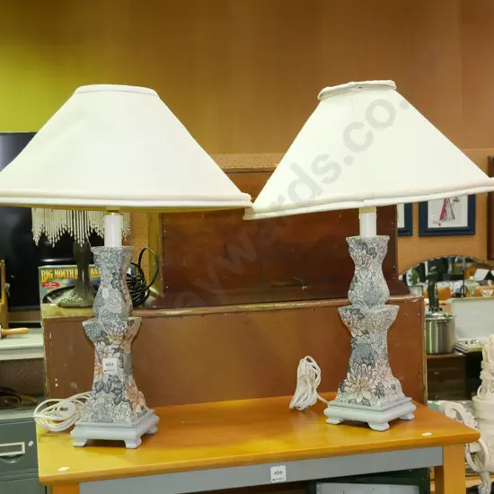 pair of ceramic floral based table lamps H-600