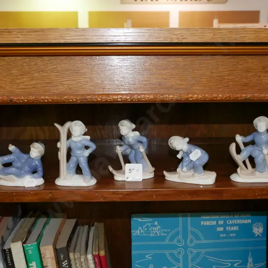 5x skiing figurines