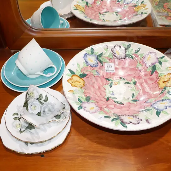 Maling thumbprint dish, Susie Cooper trio, 1 other trio