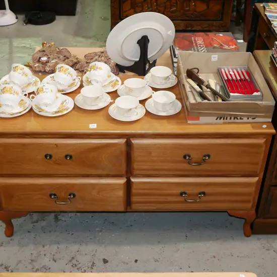 teak 4 drawer low boy - 1 handle needs attention H-570 W-1070 D-420