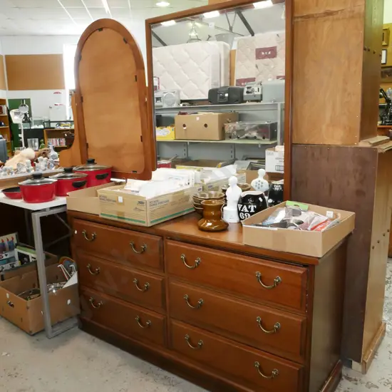 mahogany and rimu 6 drawer mirror back dresser H-1630 W-1330 D-410