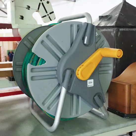 garden hose reel and reel - some damage