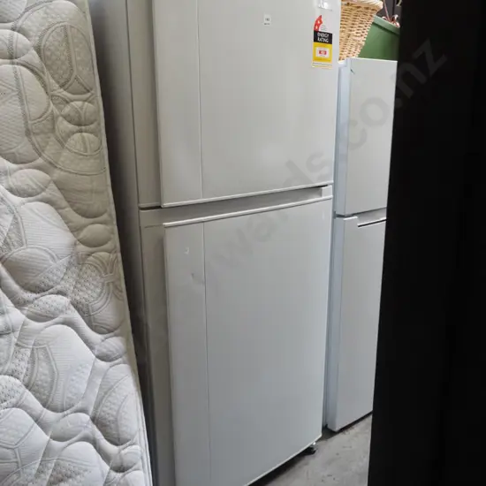 Mitsubishi Electric fridge/freezer - some dings to door H-1580 W-690 D-640