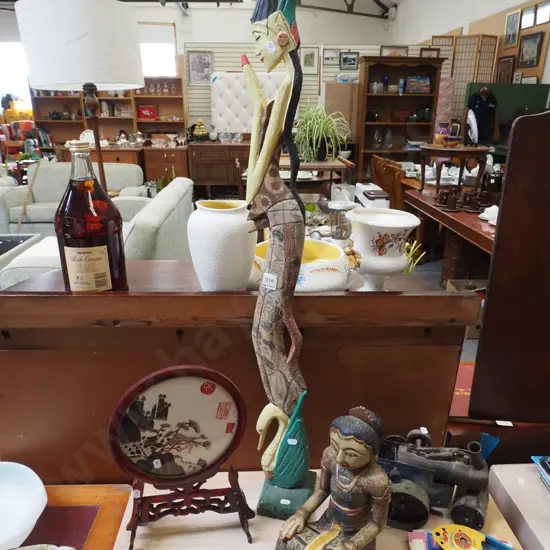 wooden Asian figurines H-970, Chinese metal work on wooden stand