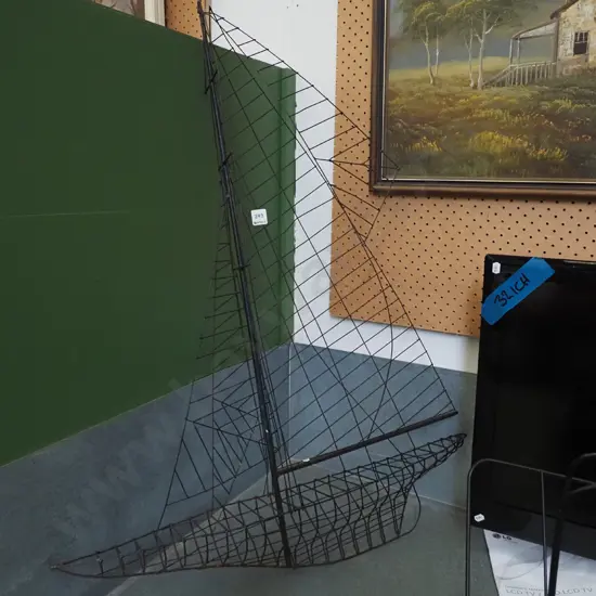 bent metal model of sailing boat H-1000