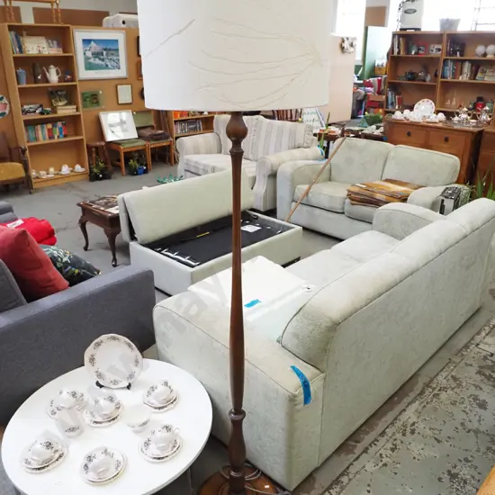 turned mahogany based standard lamp H-1860