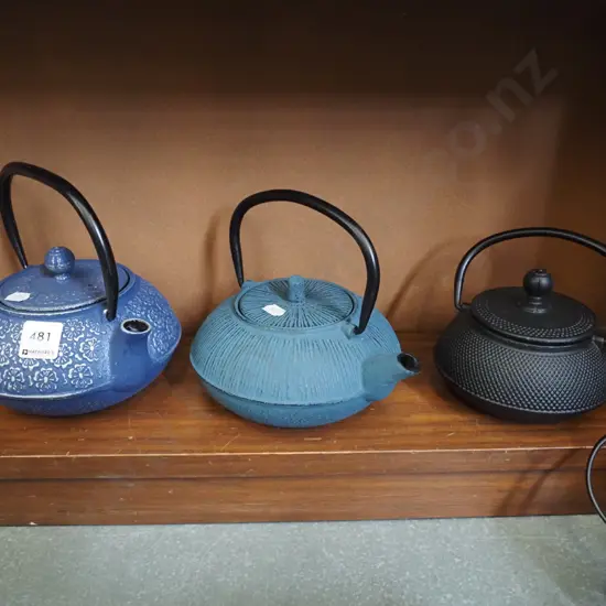 3x cast iron tea pots