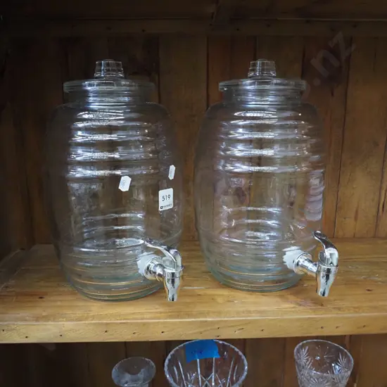 2x glass drinks dispensers