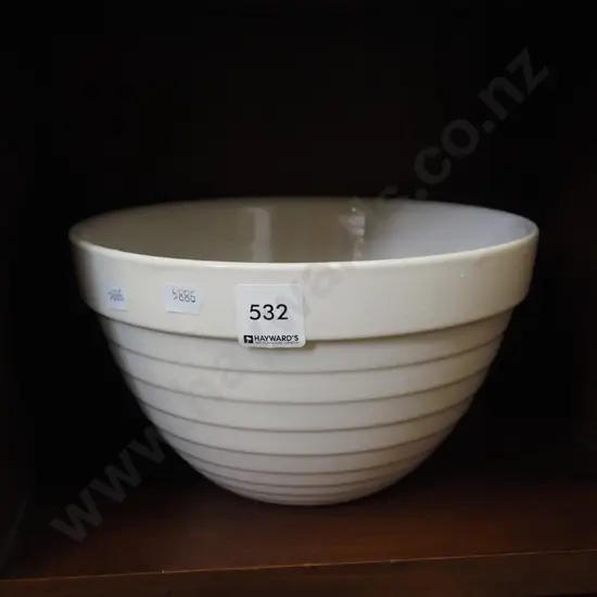 mixing bowl