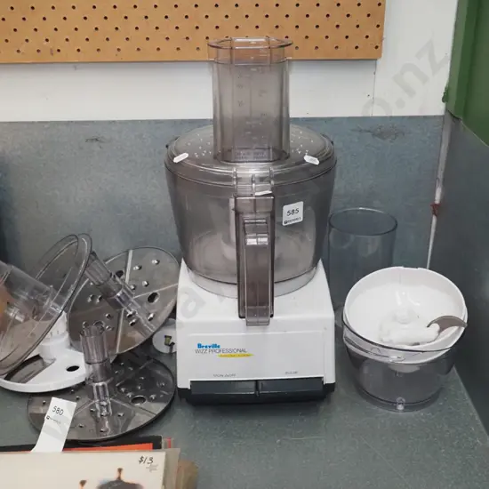 Breville kitchen whiz and accessories