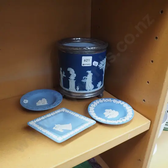 Wedgwood jasperware ice bucket, 3 dishes