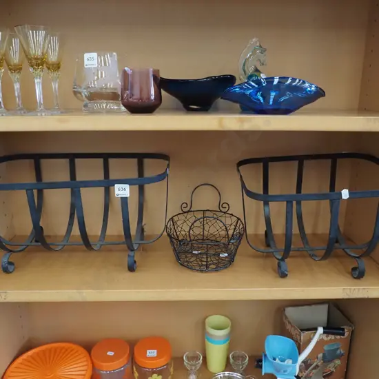 shelf; 3 wire baskets