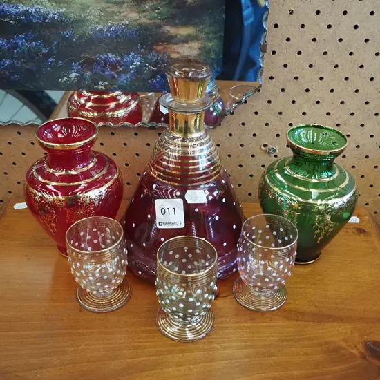 decanter, 3 glasses, 2 vases