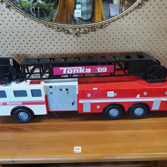 Tonka plastic fire truck L-780