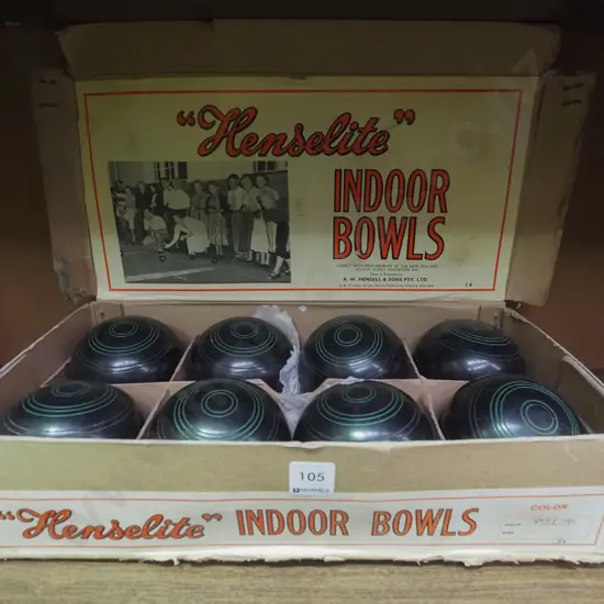 set of 8 Henselite indoor bowls