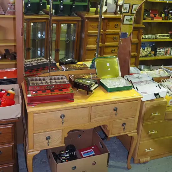 oak cab leg 3 drawer mirror back dresser
