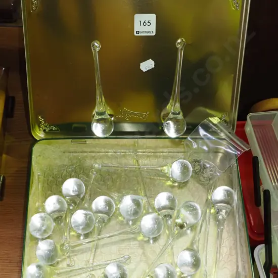 chocolate tin filled with large glass lustres Lustre L-120