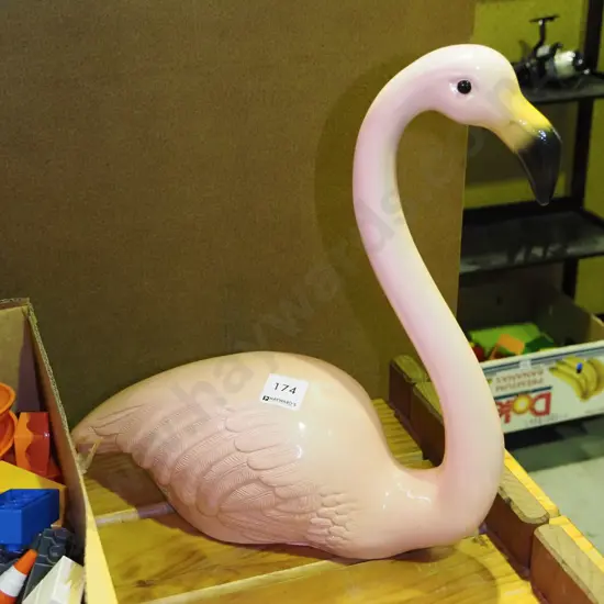 pink flamingo figurine H-330