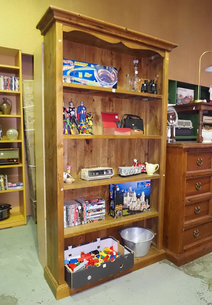 solid wood bookcase H-2140 W-1220 D-380 Image 1++