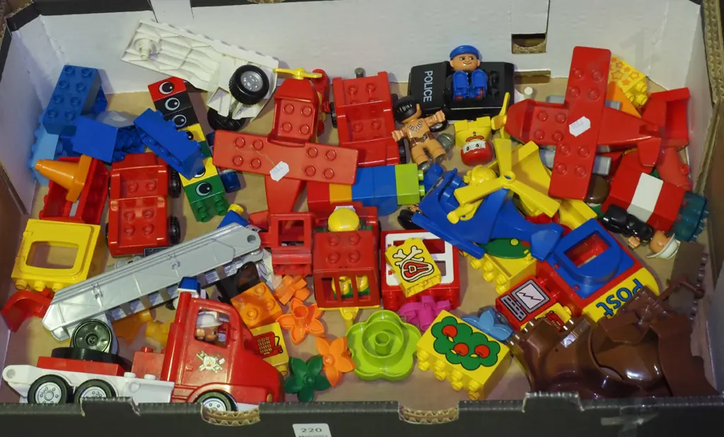 box of Duplo building blocks Image 1++