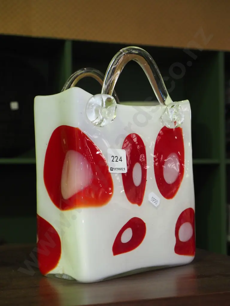 art glass basket/bag Image 1++