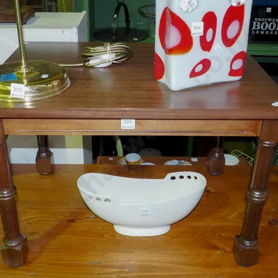 mahogany turned leg end table