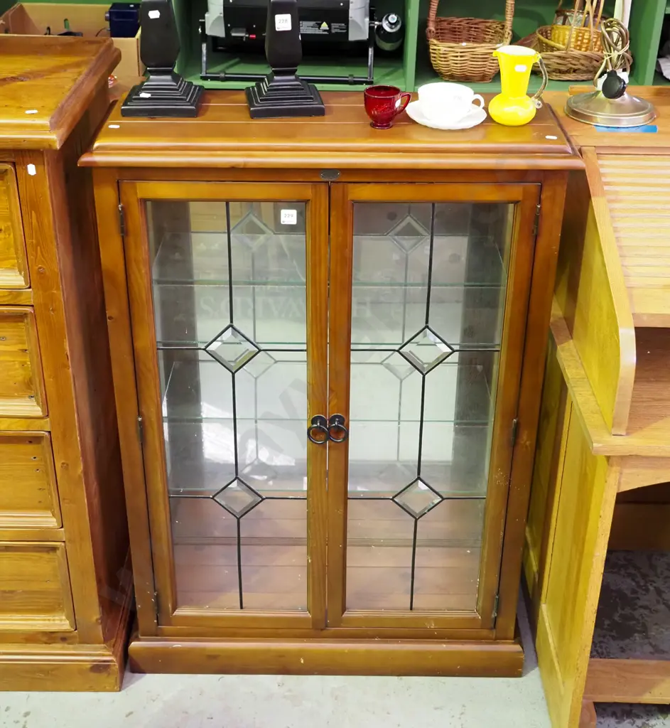 solid pine 2 door display cabinet H-1150 W-800 D-290 Image 1++
