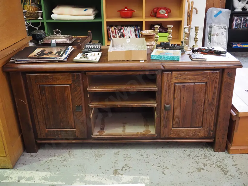 solid pine 2 door unit H-690 W-1500 D-400 Image 1++