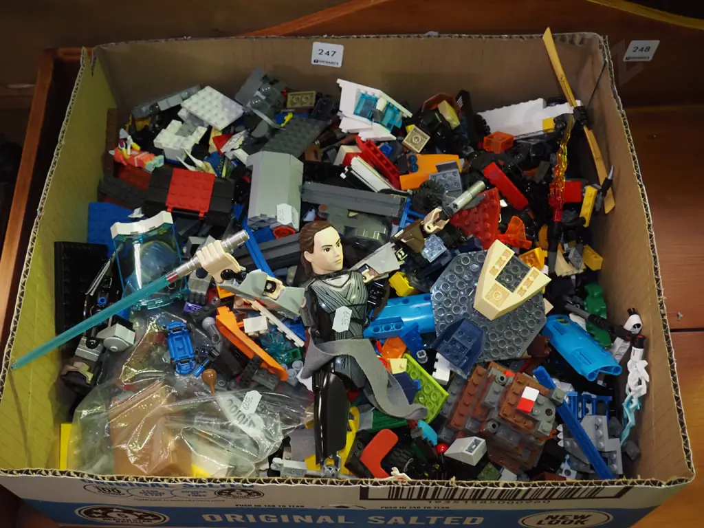 box of Lego Image 1++