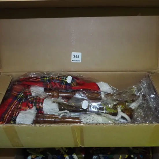 as-new boxed souvenir bagpipes