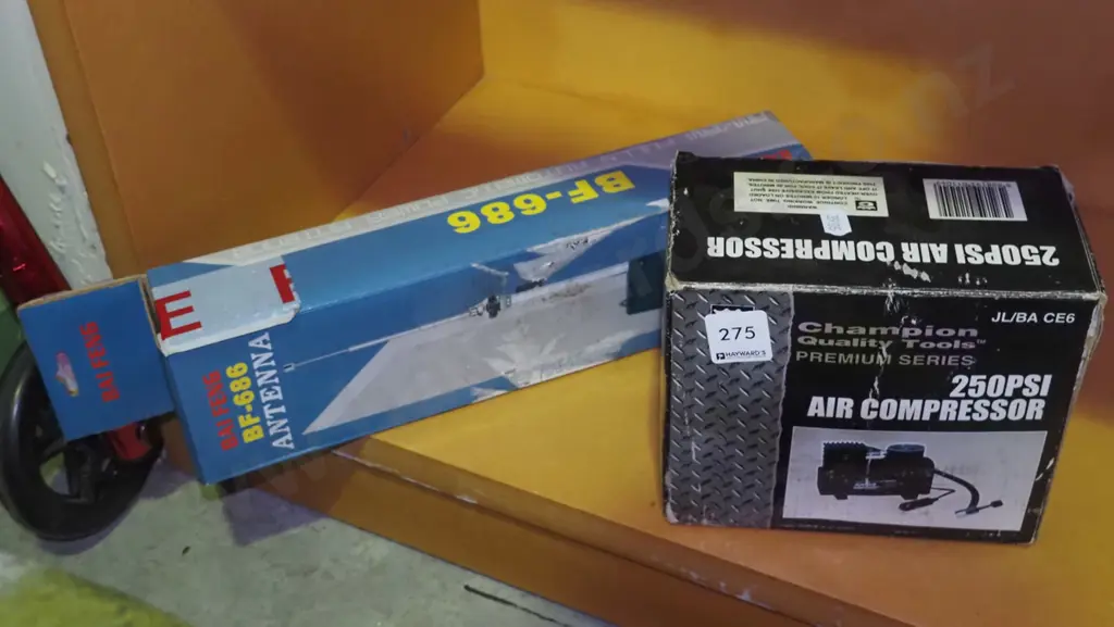 small 12V air compressor, car automatic radio aerial Image 1++