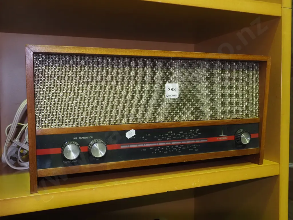 Thorn retro wood cased mantle radio Image 1++