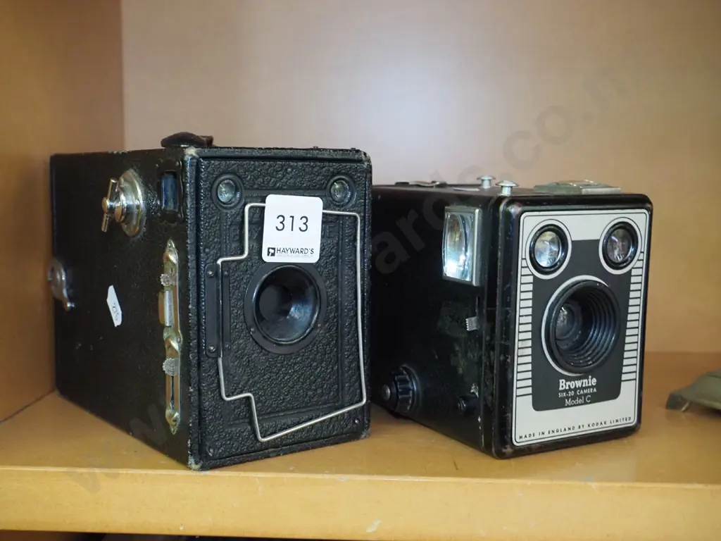 2x vintage boxed Brownies Image 1++