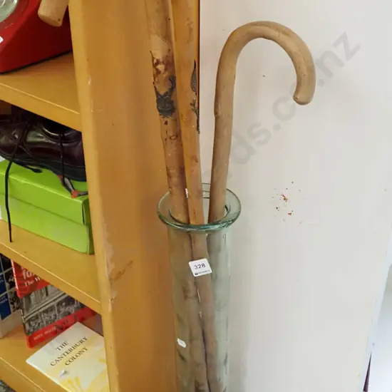 tall glass vase, 3 umbrellas