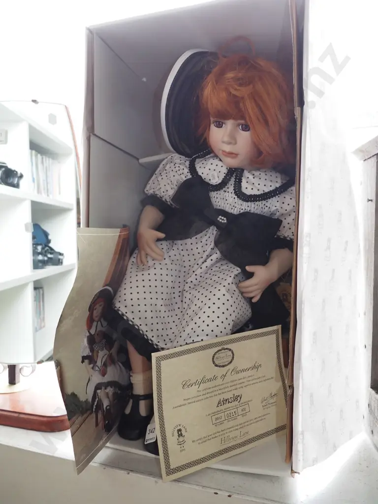 Hillview Lane display doll - Ainsley Image 1++