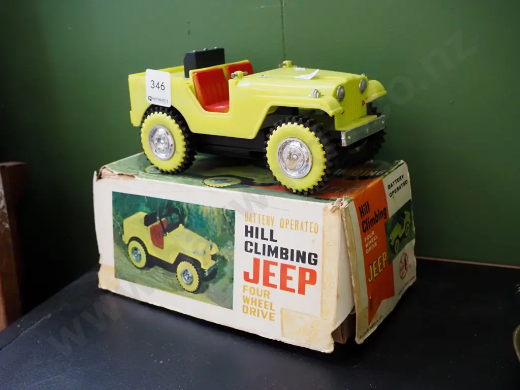 vintage battery operated hill climbing jeep Image 1++
