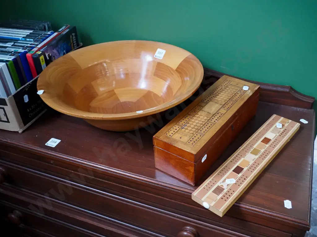 recycled kauri bowl, 2x mixed timbers cribbage scorers Image 1++